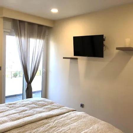 Apartamento Moderno - *